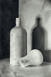 Nature morte avec une bouteille vintage