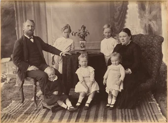 M. Robert Holtz et sa famille (verso)