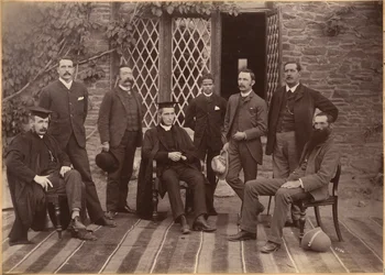 Directeur et enseignants de la Bishop Cotton School, Shimla (recto)