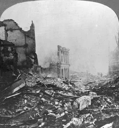 Ruines de Béthune, France, Première Guerre mondiale, c1915-c1918