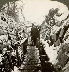 Hiver dans les tranchées belges à Nieupoort, Belgique, 20ème siècle