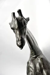 Grande girafe avec tête baissée, modelée 1909-10, coulée avant 1913