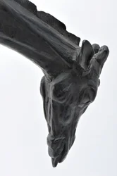 Grande girafe avec tête baissée, modelée 1909-10, coulée avant 1913