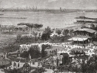 Jardins publics et rade de Livourne, également connue sous le nom de Leghorn, Toscane, Italie à la fin du 19e siècle. Extrait de 