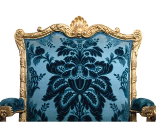 Une paire de fauteuils dorés George III