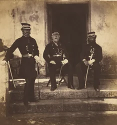 Le général de division Lockyer et deux membres de son état-major