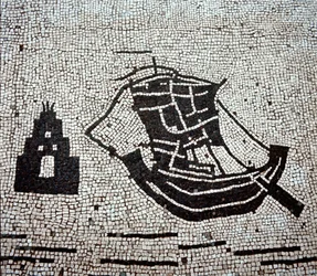 Un navire dans le port d