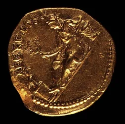Aureus (revers) frappé par Hadrien (AD 117-AD 138) représentant AEGYPTOS (Égypte) allongée à gauche. Inscription: AEGYPTOS