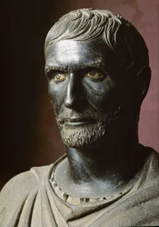 Buste de Brutus (Bruto Capitolino) (Brutus capitolin) - Sculpture en bronze. 300 av. J.-C., dimensions 79 cm - Rome, musées du Capitole, Palazzo dei Conservatori, salle des Triomphes - Buste de Lucius Junius Brutus, connu sous le nom de Brutus capitolin