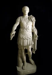 Caius Caesar Germanicus, empereur romain (marbre)