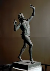 Faune dansant, sculpture en bronze, IIe siècle av. J.-C.