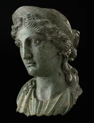 Tête de femme en guise de déesse, 1er siècle