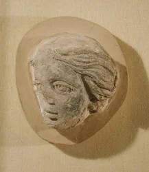 Relief représentant la tête d