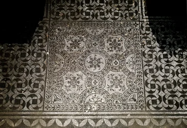 Art romain : détail des mosaïques du sol de la Villa Adriana à Tivoli