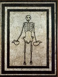 Art romain : squelette tenant deux cruches. Mosaïque du Ier siècle provenant de Pompéi. Musée archéologique national, Naples, Italie