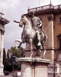Statue équestre de Marc Aurèle - Place du Capitole, Rome