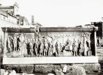 Pluteus de Trajan avec des représentations de l