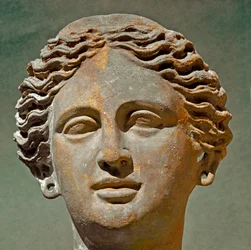 Art romain : portrait de femme. Sculpture en terre cuite de l