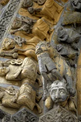 Détail de la voûte sculptée de la façade de la cathédrale Sainte-Marie, Oloron Sainte-Marie (Pyrénées-Atlantiques)