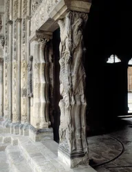 Trumeau (sculpté)