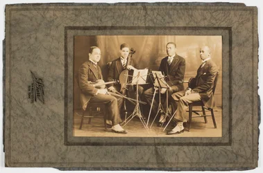 Photographie de Hall Johnson et du quatuor à cordes noir, vers 1923