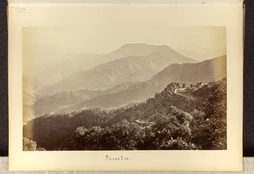 Simla ; Tara Devi et les collines environnantes vues de Boileaugunge