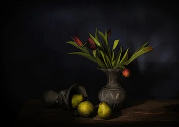 Nature morte aux poires et tulipes