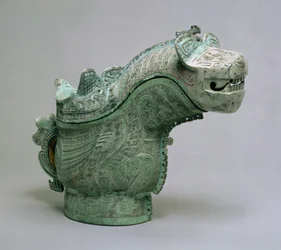 Vase rituel couvert 
