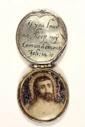 Médaillon contenant une tête du Christ