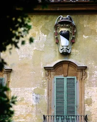 Détail de la façade sud de la Villa la Pietra