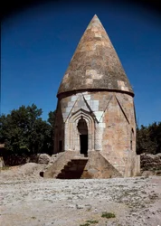 Vue du tombeau de Melik Gazi