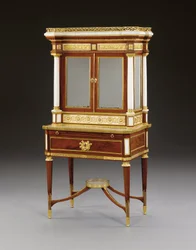 Un bonheur du jour russe en marbre blanc et acajou avec montures en or moulu, c.1790 (or moulu, marbre et acajou)