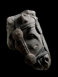 Tête de cheval, sculpture en pierre de Fuente la Higuera