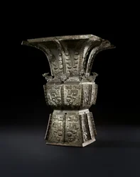Vase rituel à vin, Fangzun