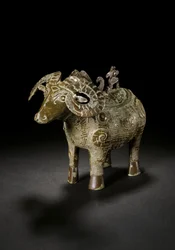 Vase rituel en forme de bélier, Gong
