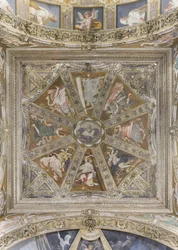 Anges et Dieu bénissant (fresque)