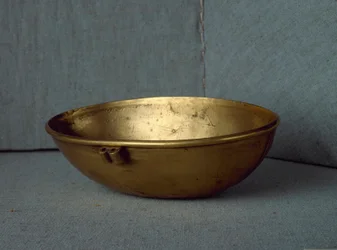 Civilisation sumérienne : coupe ovale en or. Dim. 15 cm, Bagdad, Musée national d