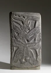 Plaque avec déesse à six ailes, Tell Halaf