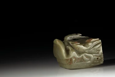 La tête de dragon en jade Junkunc