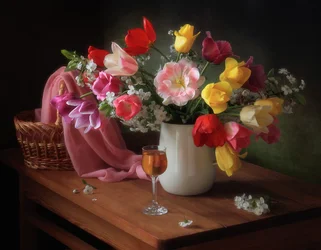 Des tulipes printanières aux couleurs éclatantes
