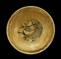 Plat en grès avec motif de poisson, période Sukhothai