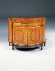 Commode demi-lune en marqueterie George III, vers 1760-79