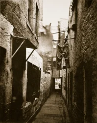 Close, 101 High Street, Glasgow, vers 1878