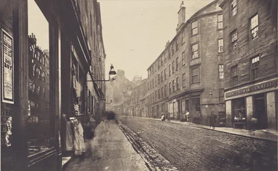 Tête de la rue principale.