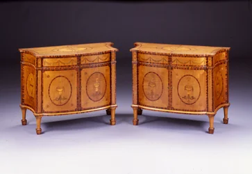 Paire de commodes George III
