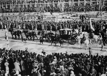 Procession du couronnement, Téhéran, 1926