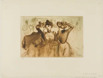 Trois filles qui travaillent sortent déjeuner