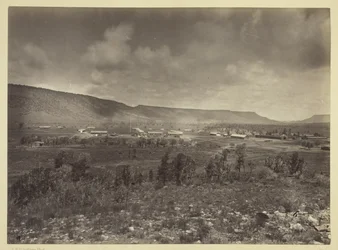 Vue lointaine de Camp Apache, Arizona
