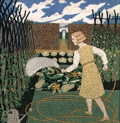 Une femme arrosant le jardin