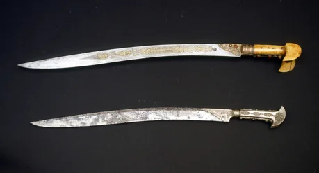 Le Yatagan, épée turque qui a donné sa forme aux baïonnettes. 19ème siècle.